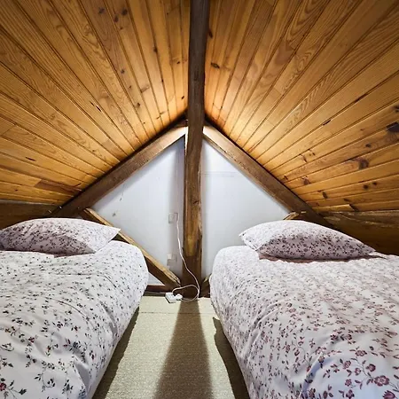 8 Entre Reims Et Epernay - La Cheneviere - Au Beau Sarrazin * Fontaine-sur-Ay